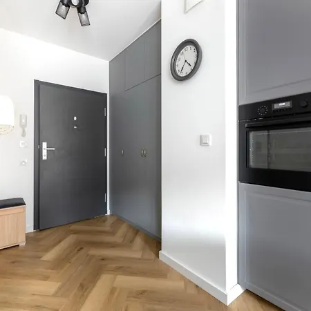 Koscielna With Free Parking Apartment